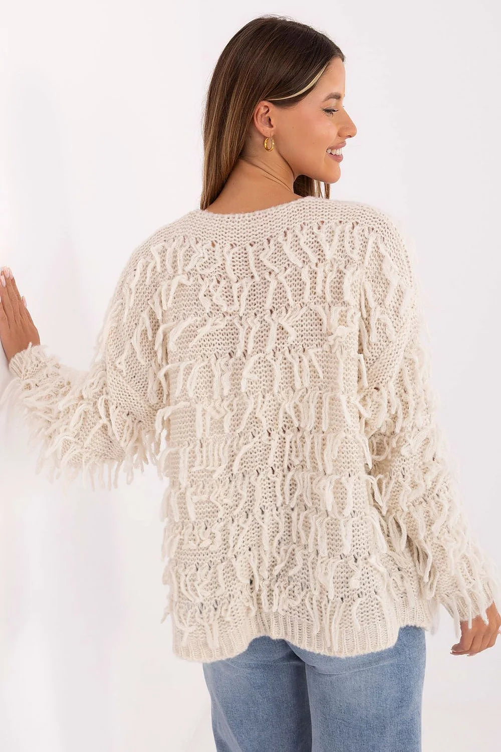 cardigan femme oversize maille épaisse crème franges bohème coupe ouverte longueur hanche manches longues bords côtelés texture duveteuse