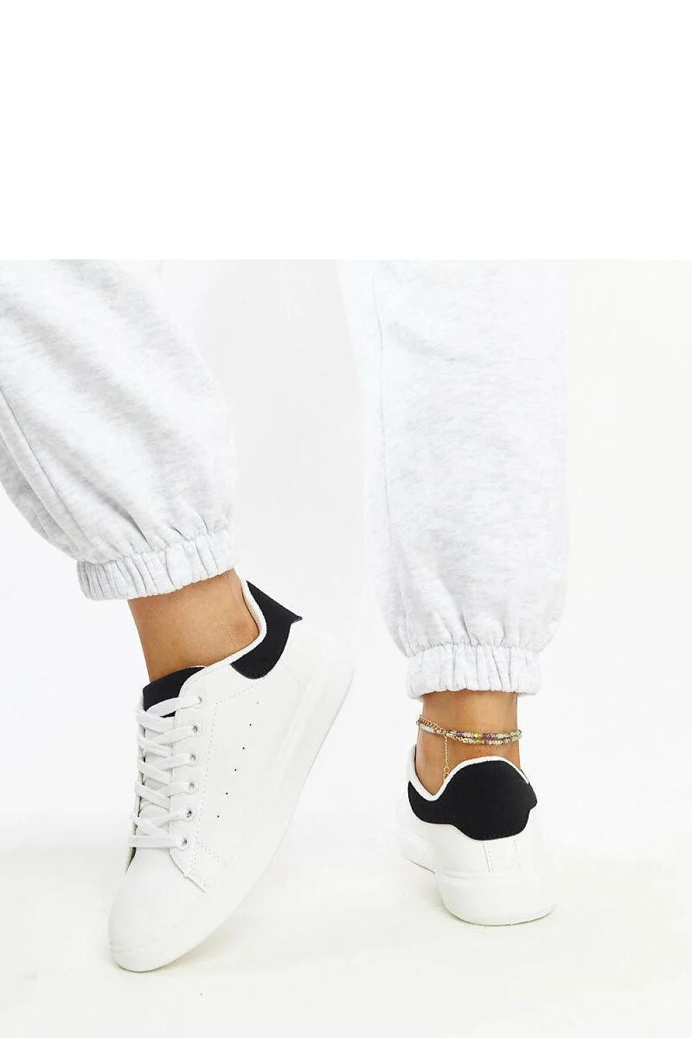 baskets Solea élégantes confortables estivales femme cuir synthétique blanc talon contrasté perforations latérales semelle plateforme caoutchouc lacets œillets rembourré maintien