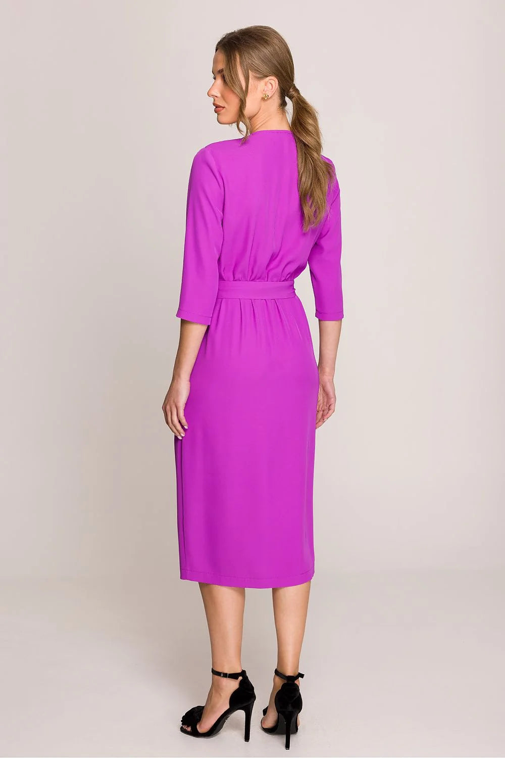 robe midi femme élégante violette fuchsia coupe droite effet cachecoeur col V manches troisquarts ceinture nouée