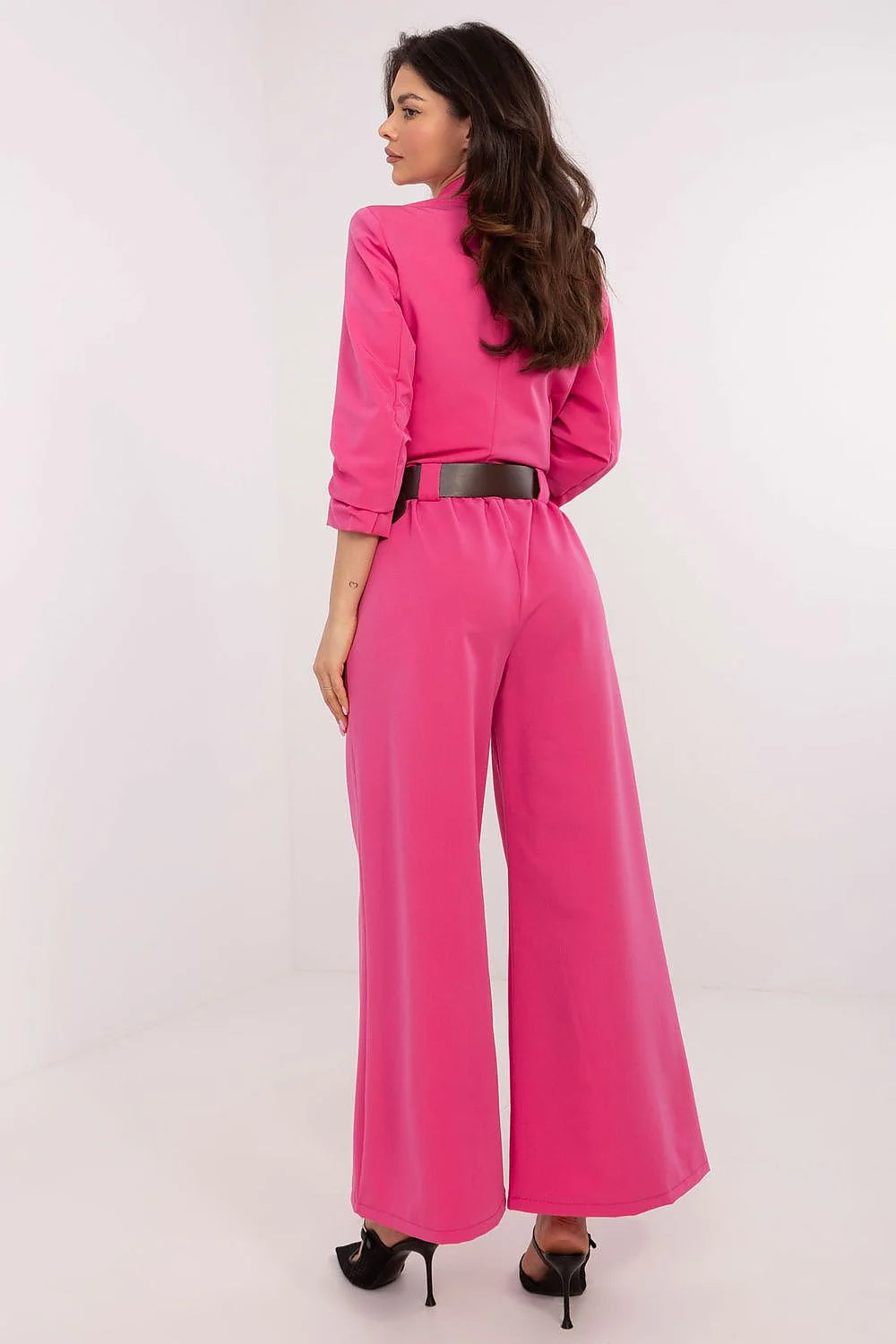 pantalon femme élégance moderne taille haute jambes larges palazzo rose vif polyester fluide tombé souple ceinture large boucle métallique