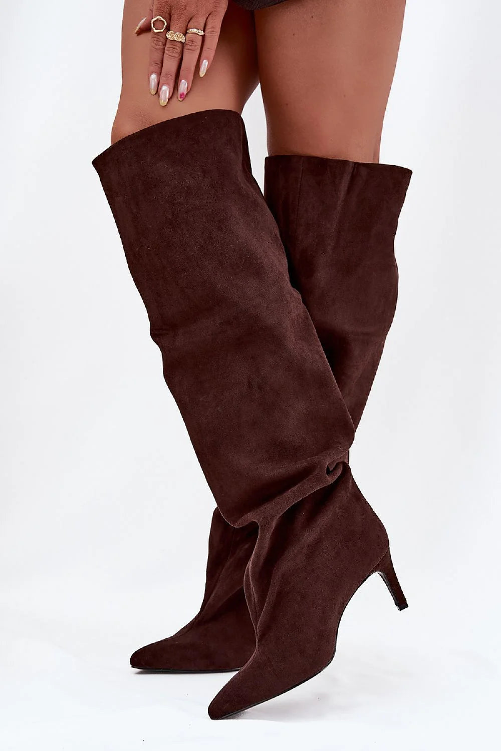 cuissardes femme suédine marron chocolat tige haute slouchy couture verticale discrète bout pointu talon aiguille mihaut élancé veloutée automne hiver