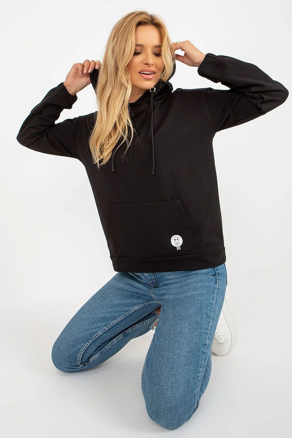 Sweatshirt Relevance hoodie femme capuche coton doux couleur noire style casual manches longues poche kangourou