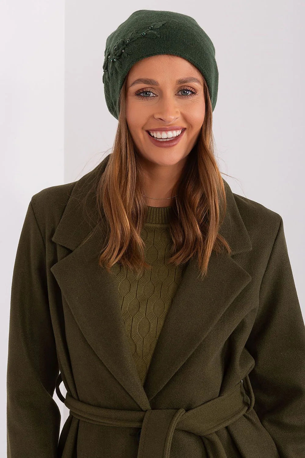 Bonnet d'hiver élégant en tricot acrylique coton cachemire pour femme, style classique, couleur verte, accessoire mode