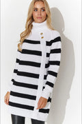 Pull-over tunique à rayures larges col roulé épais boutons dorés épaules droites manches longues finitions côtelées pour femmes mode intemporelle confort élégance