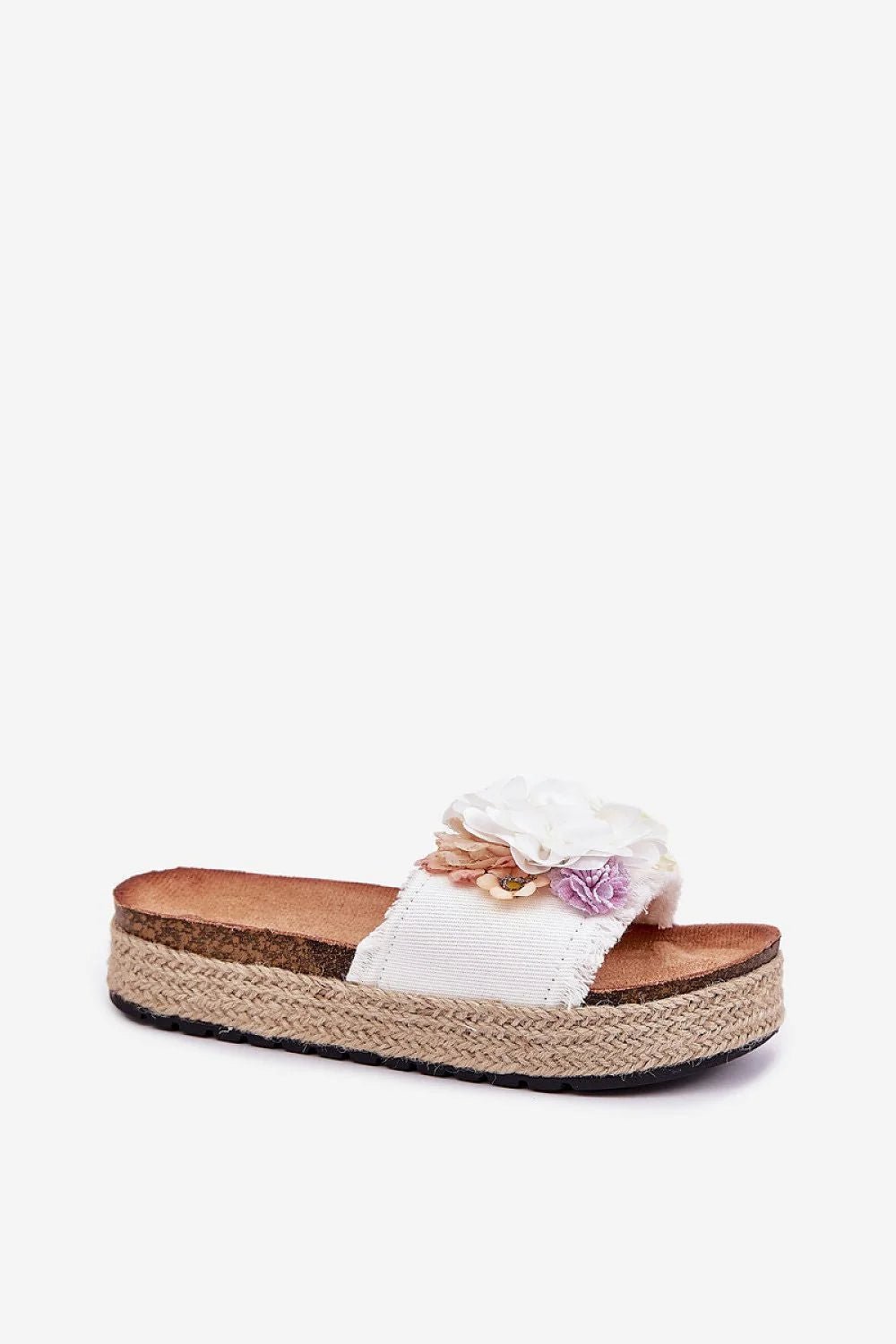 sandales mules espadrilles femme plateforme compensée bohème chic romantique textile léger appliqué floral fleurs blanches strass pastel rose lavande crème