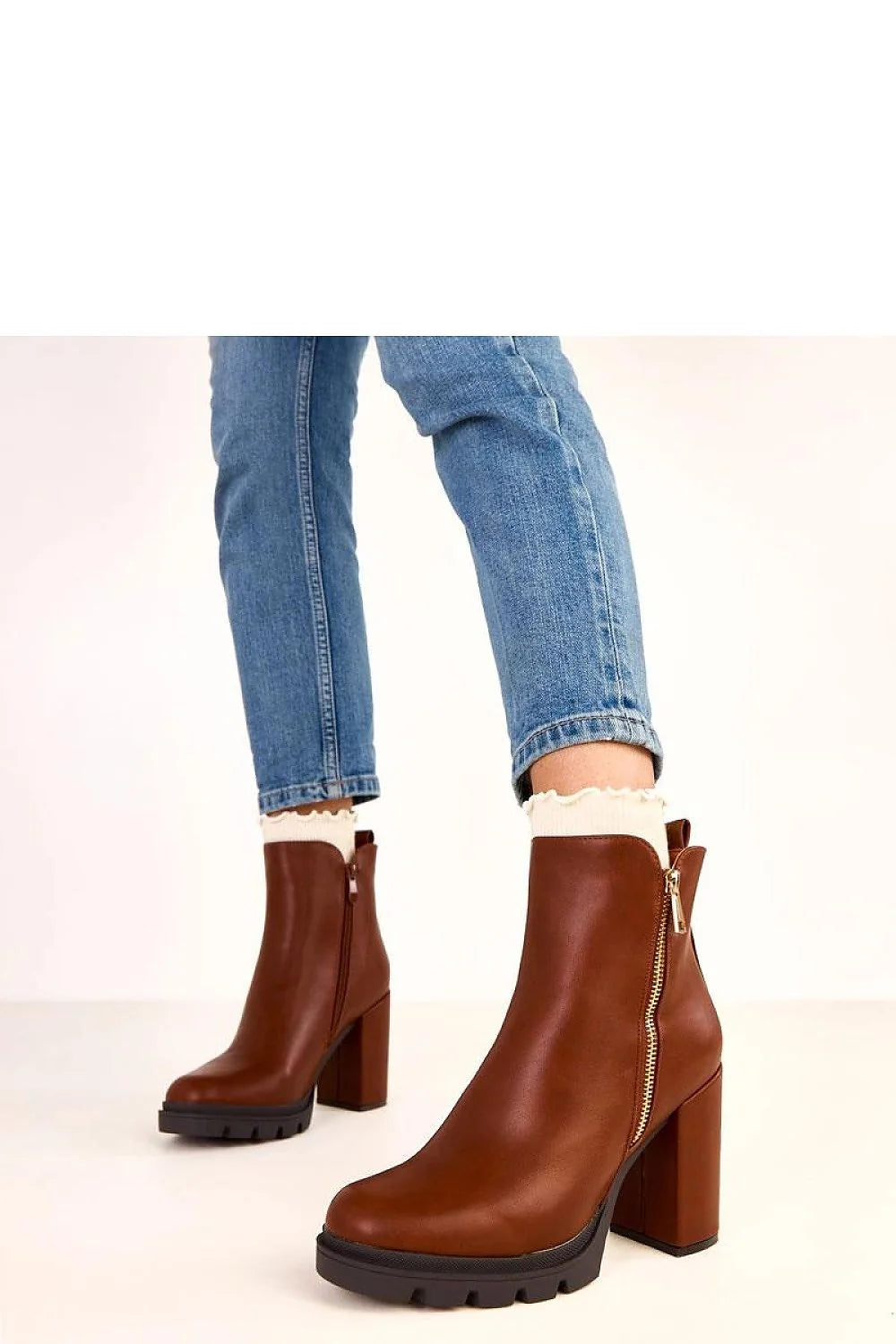 bottines femme cuir écologique cognac talon bloc stable dixcentimetres plateforme bout rond semelle doublée fermeture éclair latérale dorée élégant
