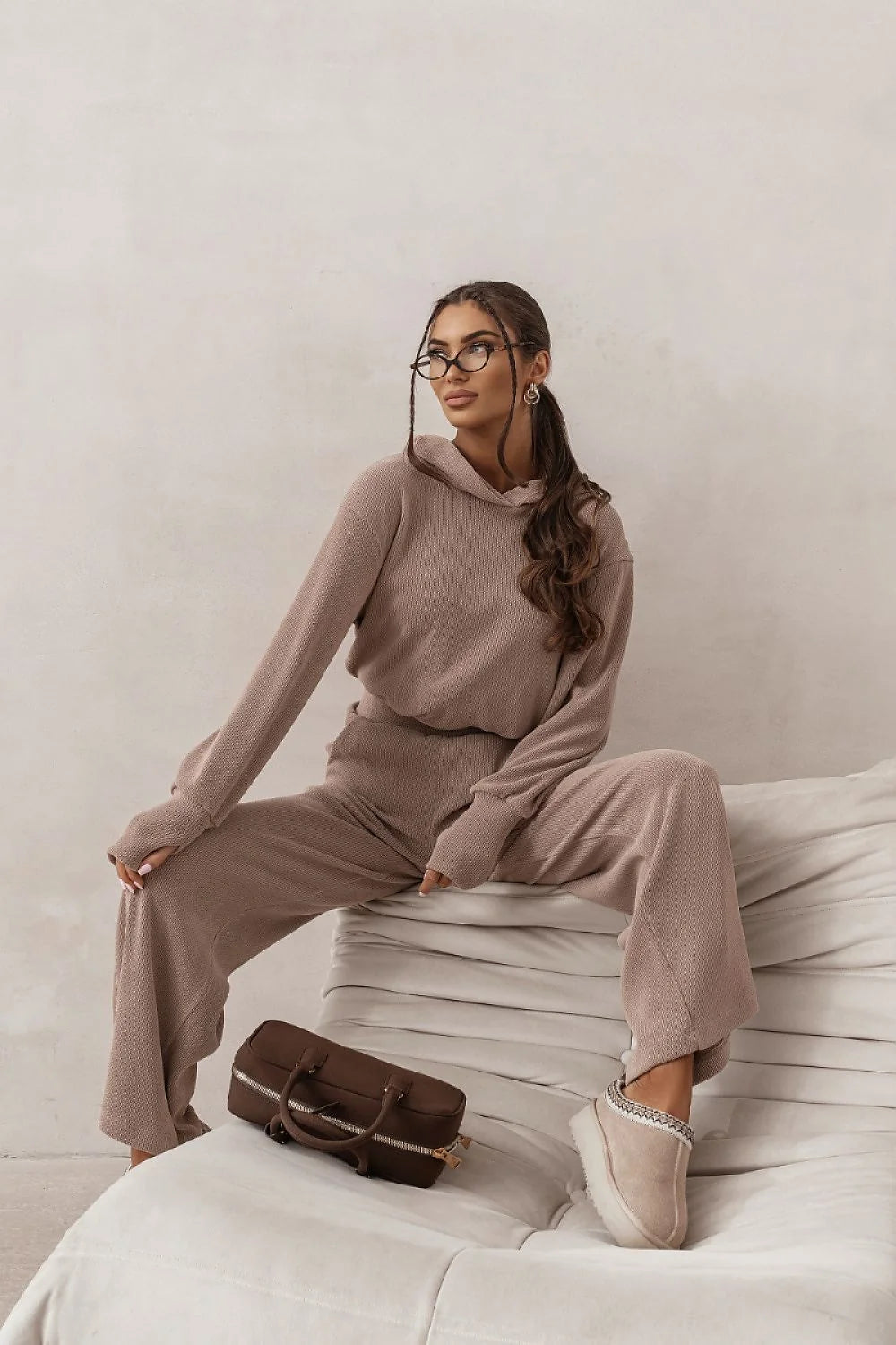 ensemble loungewear femme sweat capuche oversize manches larges pantalon palazzo taille haute ceinture élastique maille côtelée gaufrée taupe beige