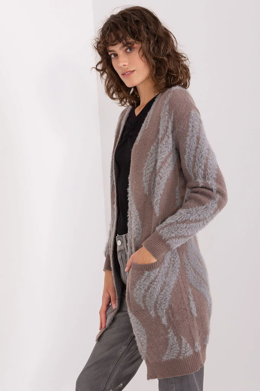 Cardigan femme design abstrait motif ondulé tissu doux confortable style moderne sans fermeture manches longues poches intégrées