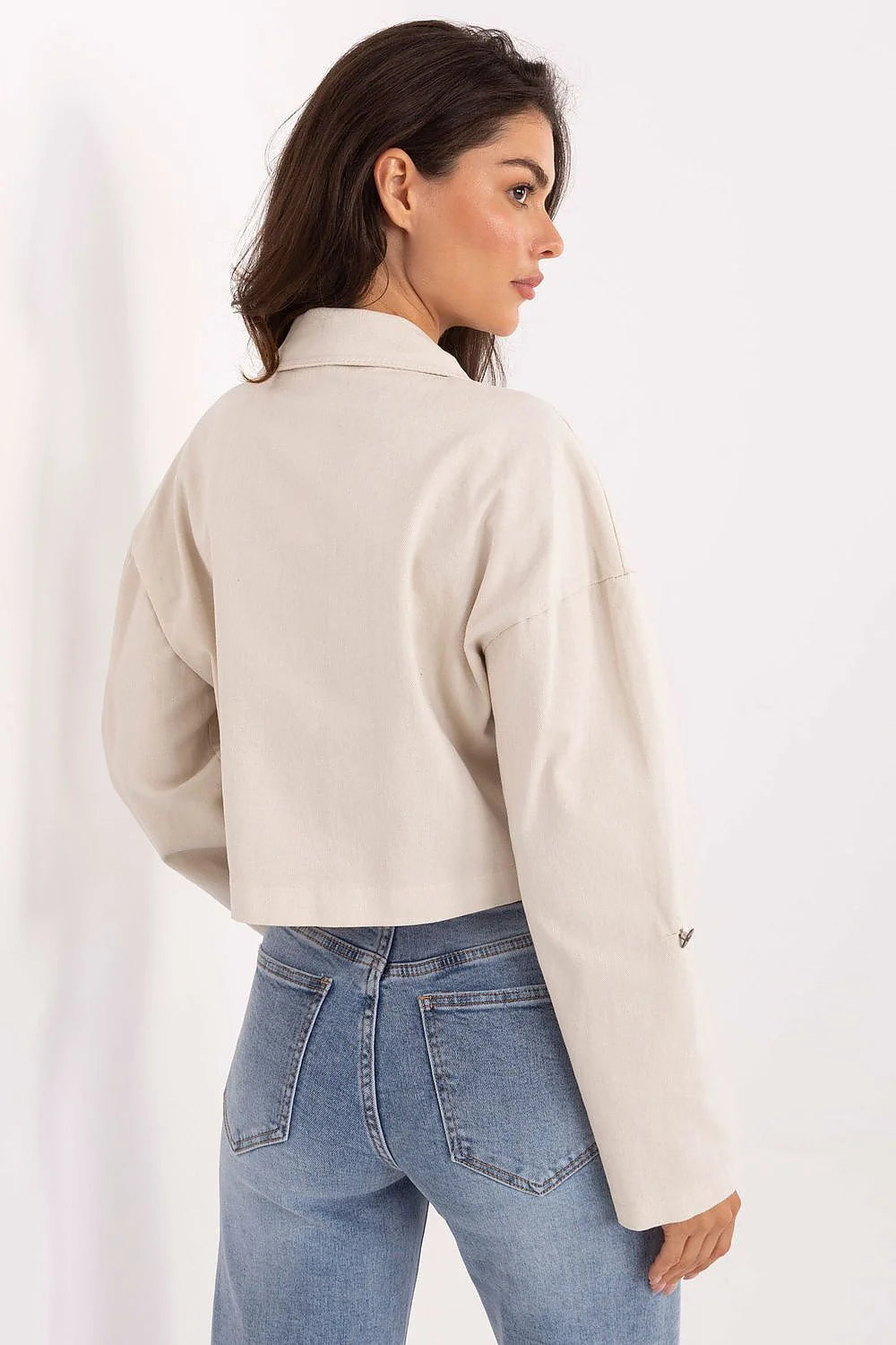 veste jean courte femme shacket cropped beige ivoire toile légère coton lin effet boxy col chemise boutonnage central boutons contrastants