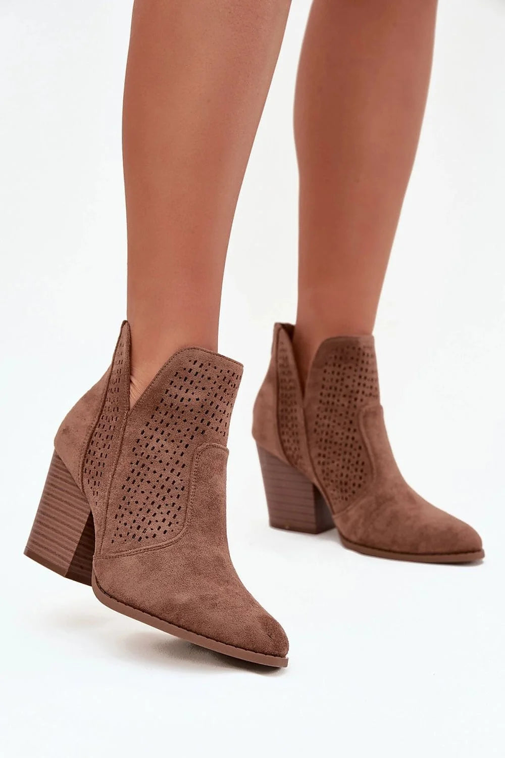 bottines femme cheville SBarski suédine écologique cognac bout pointu empiècements perforés talon bloc empilé fermeture éclair arrière silhouette
