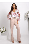 ensemble femme élégant chic beige floral cachecoeur manches bouffantes fluide soyeux pantalon taille haute droit ceinture boucle géométrique poches
