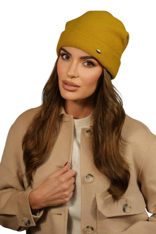 Bonnet Kamea en laine mélange maille douce jaune moutarde style casual-chic forme bouffante revers ajusté logo métallique femme