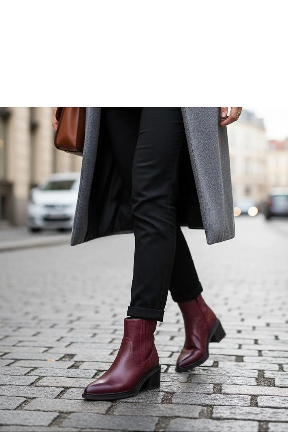 bottines bordeaux cuir synthétique talon bloc 7cm bout pointu tige cheville surpiqûres décoratives empiècements élastiques fermeture éclair semelle noire Gemre