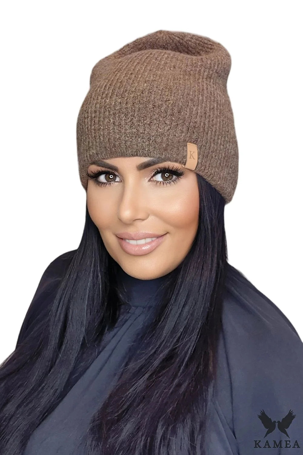 Bonnet Kamea pour femme style classique sobre couleur marron clair matériaux haute qualité doublure isolante confortable port ajusté