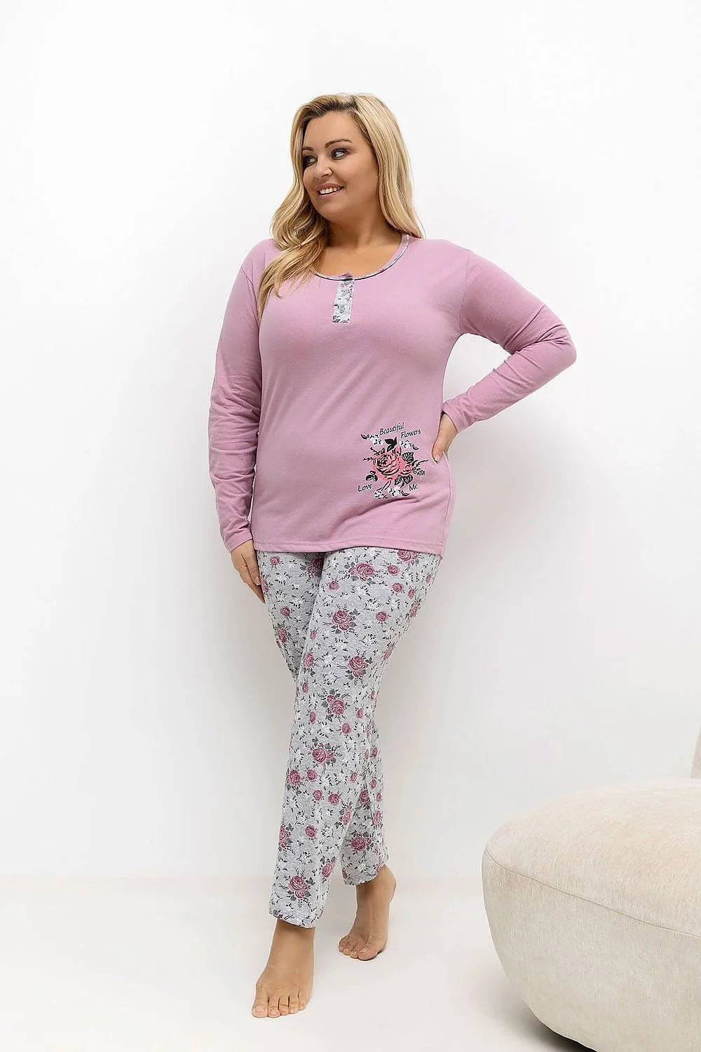 pyjama femme grande taille ensemble haut manches longues encolure ronde patte boutonnée motif floral imprimé rose pantalon droit élastiquée coton