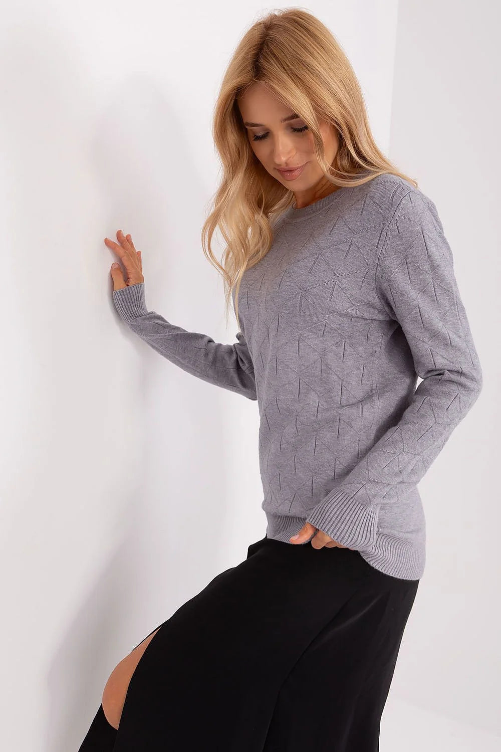 Pull tricot femme motifs géométriques coton doux laine acrylique manches longues encolure ronde coupe ajustée finitions côtelées casual-chic hiver