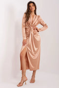 Robe de soirée élégante longue manches longues encolure V champagne taille marquée drapé satiné femme