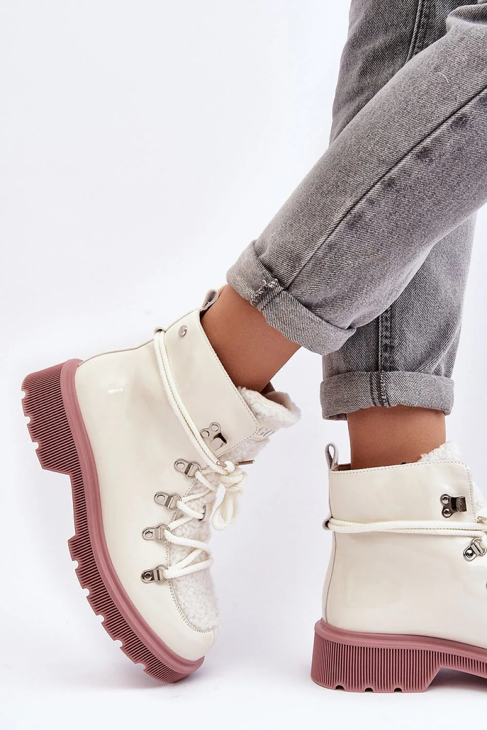 Bottes trappeur élégantes en cuir vachette GOE avec fourrure deagneau pour femmes, style moderne urbain, confort et durabilité