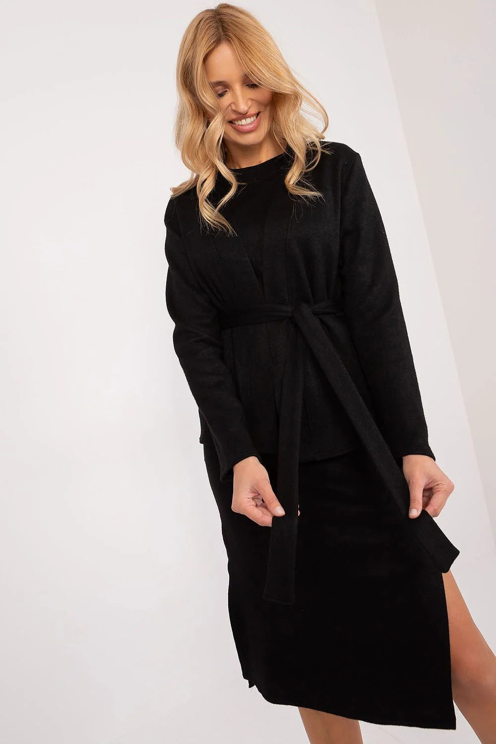 Ensemble Lakerta pour femme élégant et moderne en angora noir manches longues ceinture ajustable robe asymétrique jupe mi-longue occasion professionnelle ou soirée