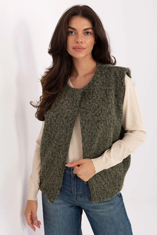 gilet sans manches oversize boxy vert kaki maille duveteuse effet mohair ouverture fendue encolure ronde hanches poches