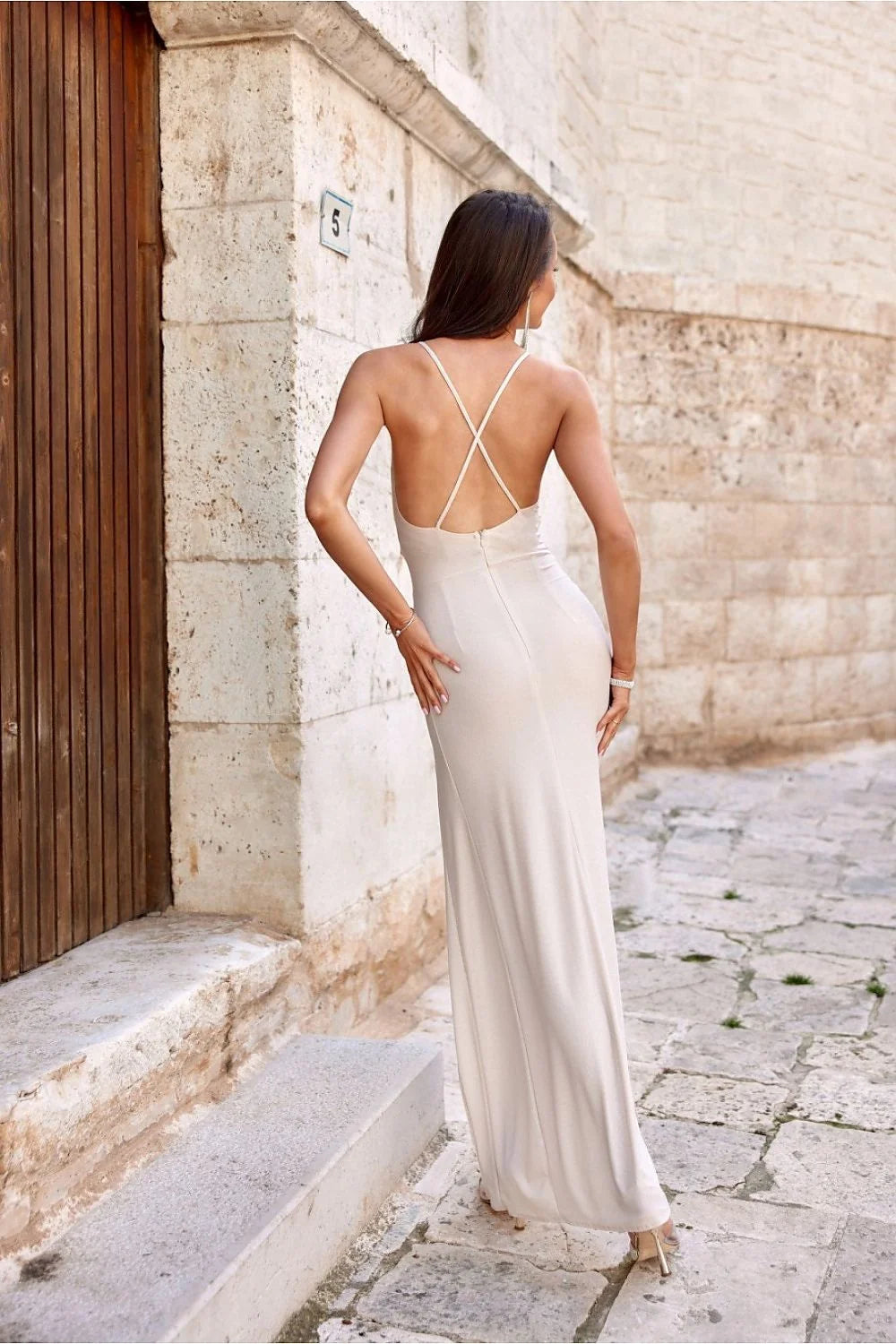Robe de soirée élégante longue sans bretelles dos ouvert tissu brocard paillettes femmes occasion spéciale