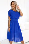 robe cocktail midi plissée ceinturée bleu vif chiffon légère manches courtes bouffantes taille marquée boucle recouverte doublure semi transparente
