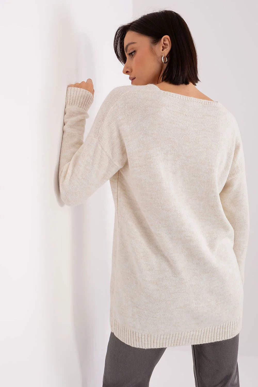 Pull féminin Rue Paris maille douce beige clair manches longues col V coupe ample pour quotidien et occasion