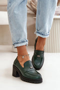 mocassins femmes cuir naturel vert foncé grainé arrondi empeigne ornement métallique discret doublure confortable semelle crantée talon bloc stable