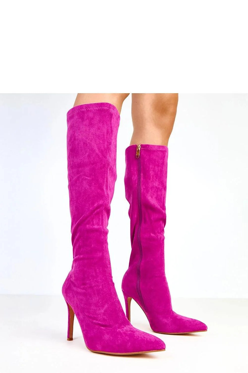 bottes cuissardes femme fuchsia suédine écologique bout pointu talon stiletto haut tige froncée zip latéral doré semelle contrastée beige élancée