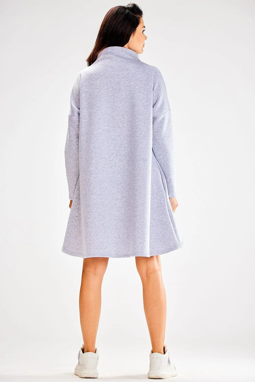 robe awama ample col roulé manches longues coupe trapèze oversize gris chiné molletonnée douce extensible ourlet asymétrique arrière genou minimaliste