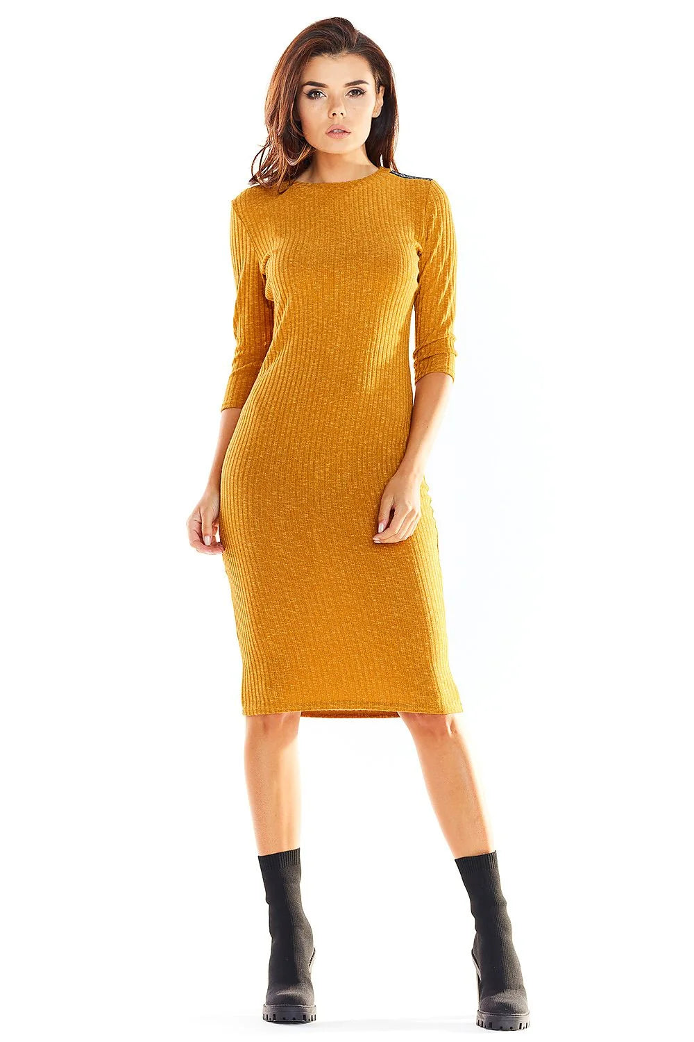 Robe en tricot élastique moutarde près du corps élégante manches longues pour femme moderne