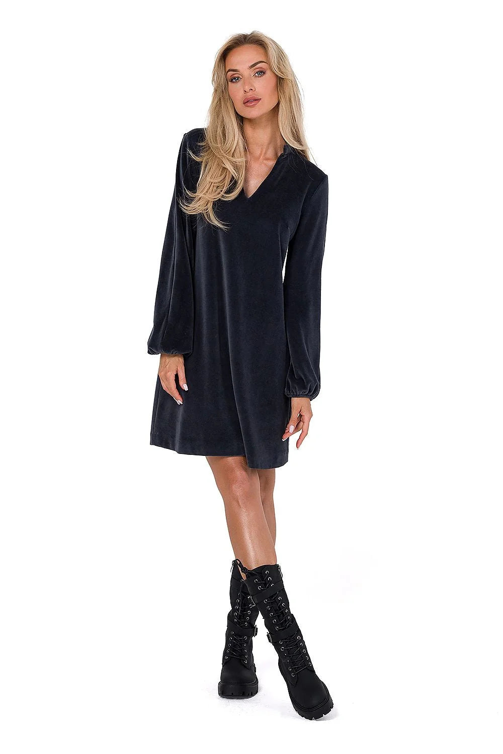 Robe de jour élégante en velours bleu marine manches longues encolure en V coupe trapèze femme mode moderne