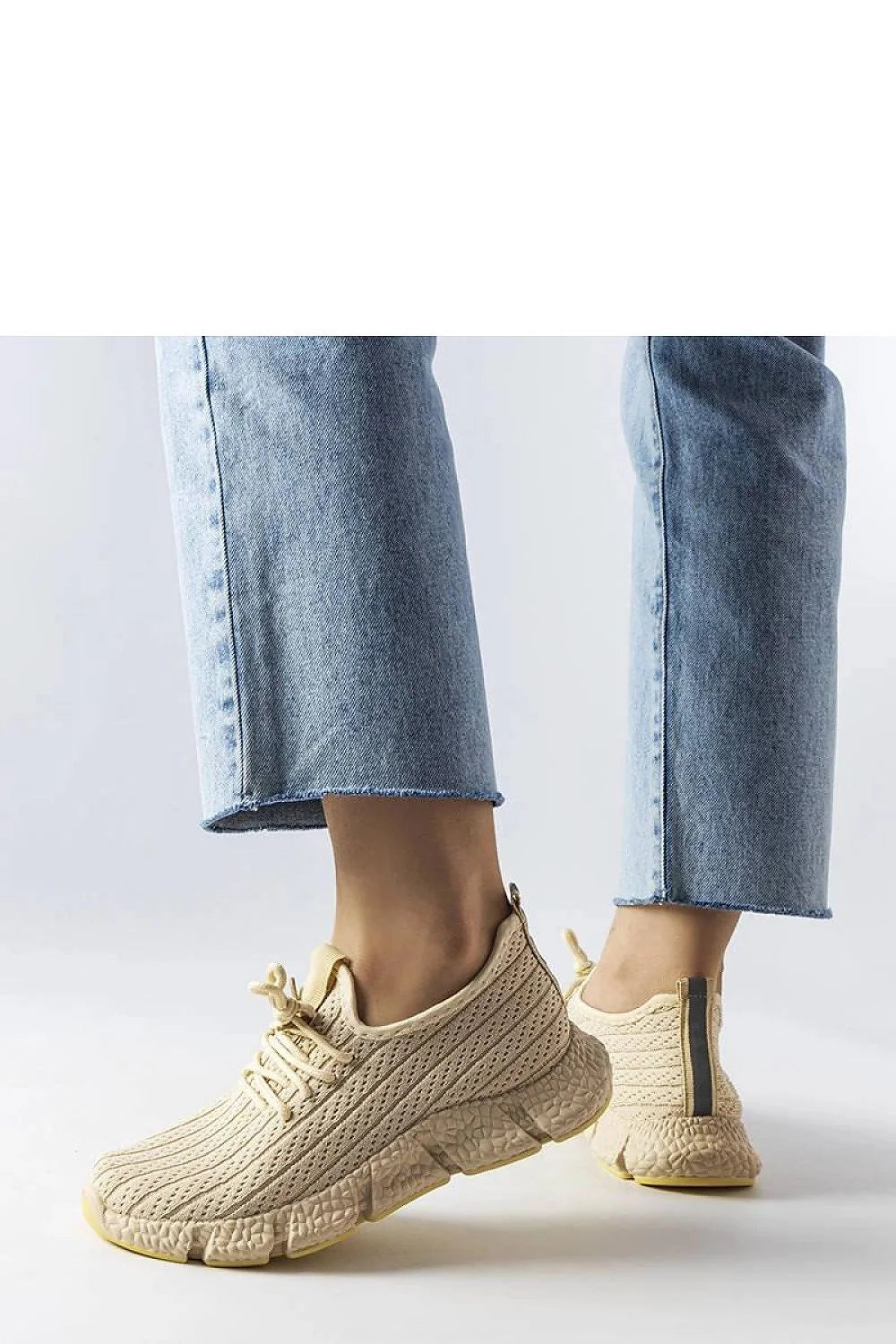 Chaussures de sport Solea pour femme style moderne minimaliste beige clair coupe basse semelle caoutchouc respirante tissu léger lacets personnalisables