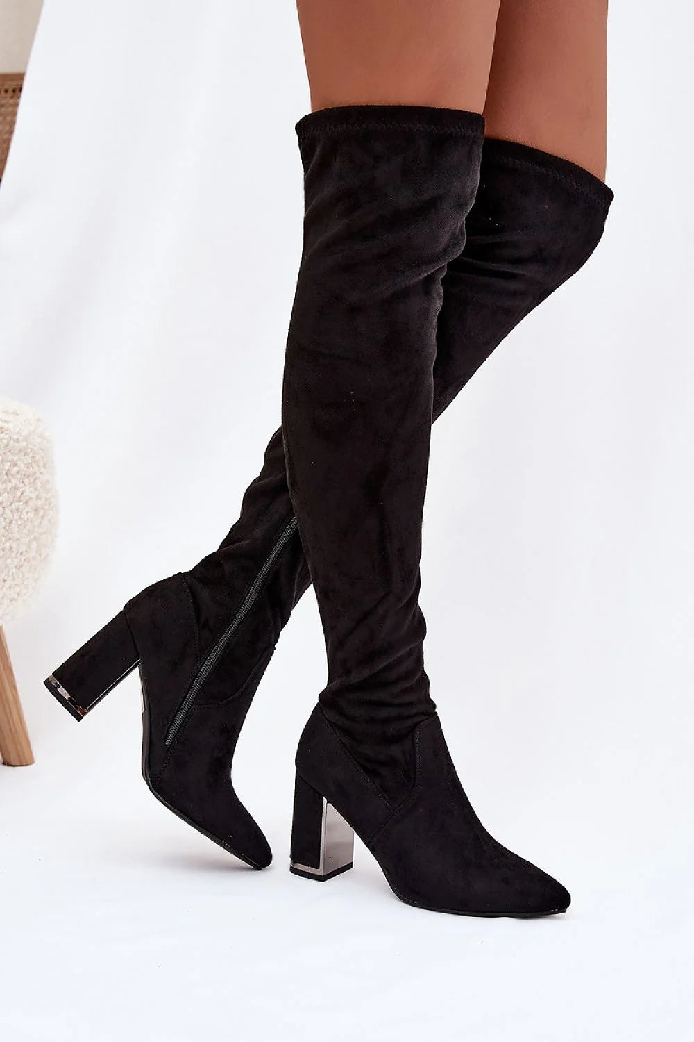 bottes cuissardes femme suédine écologique noir tige haute bout pointu talon bloc insert métal fermeture éclair doublure molletonnée