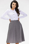 Jupe et chemise élégante en coton et laine, coupe ajustée et évasée, blanc et gris, tenue professionnelle femme