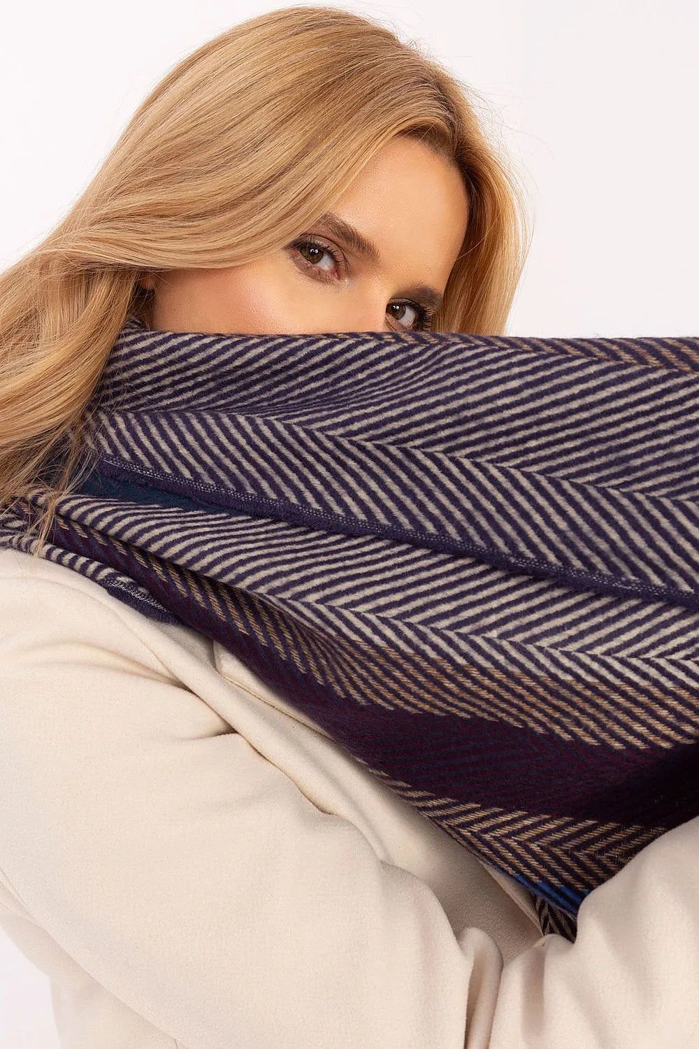 Écharpe d'hiver élégante pour femmes, motif chevrons, viscose douce, longueur 194 cm, franges, bleu marine et beige, style intemporel, pour tenues décontractées ou élégantes