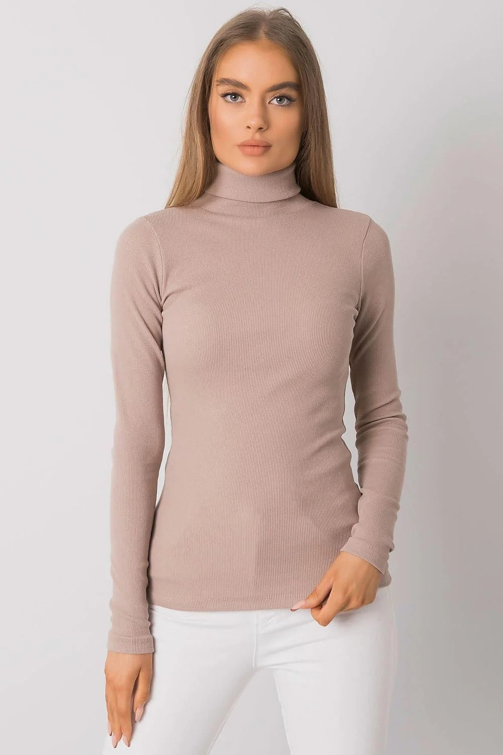 Haut à col roulé élégant pour femme en maille fine, couleur rouge audacieuse, coupe ajustée, manches longues, fabrication de qualité, idéal pour tenues sophistiquées