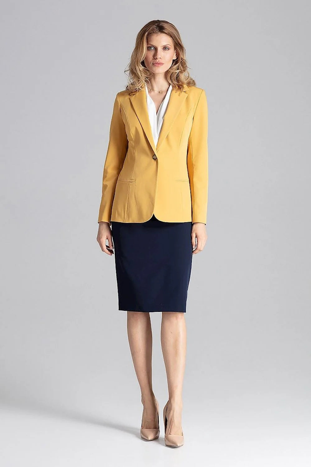 Blazer en tissu cintré jaune élégant et professionnel pour tenues de bureau féminines modernes