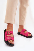 Sandales ouvertes femmes design moderne style décontracté cuir suédé rose vif lanières ajustables boucles métalliques semelle caoutchouc