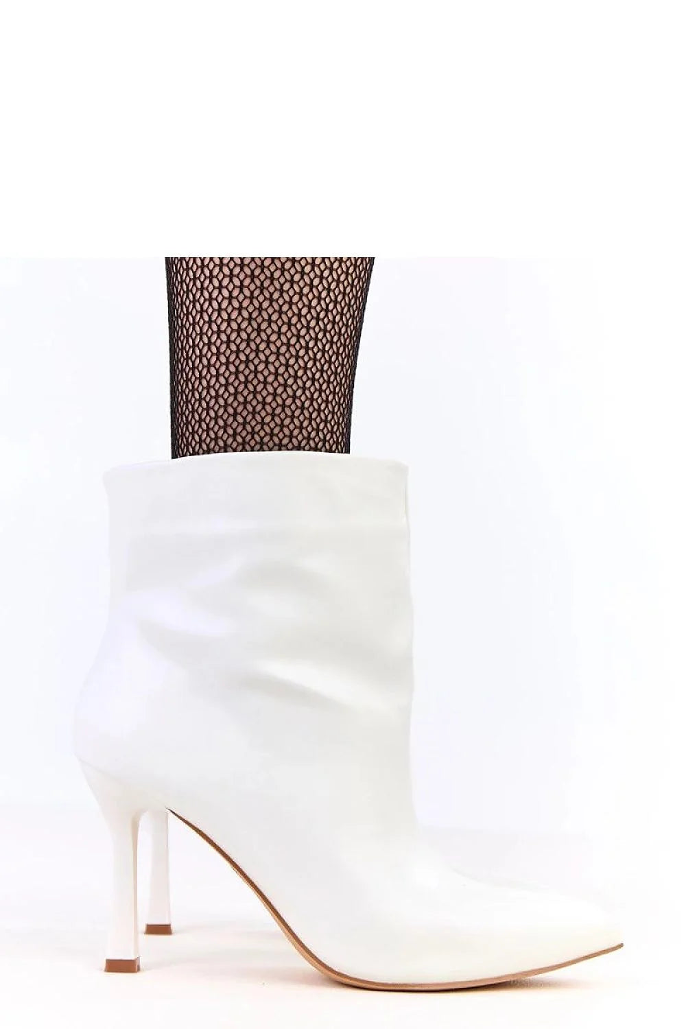 bottines vernies talon aiguille blanc cuir écologique brillant bout pointu tige 13cm haute silhouette épurée semelle fine soirée habillée chic