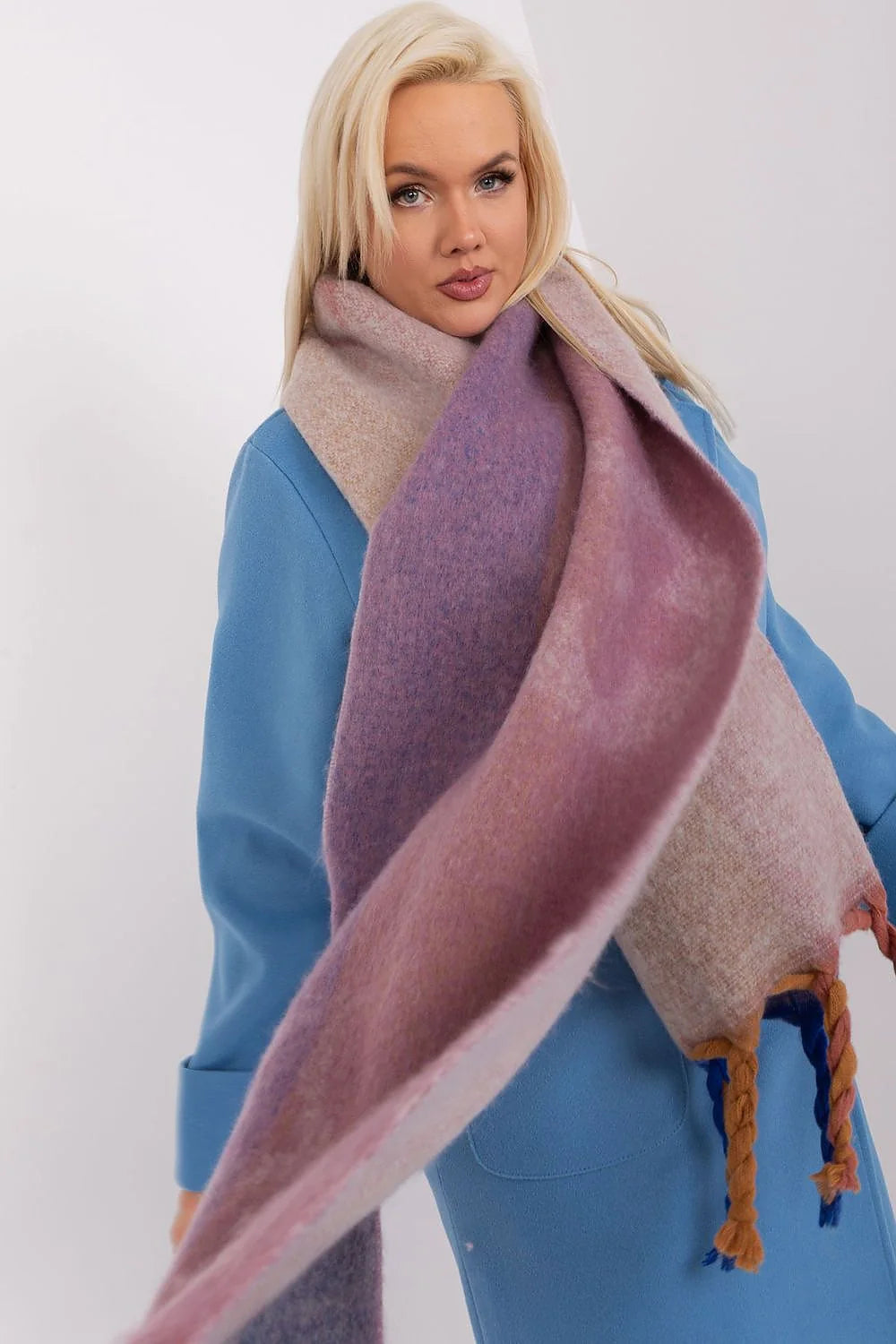 châle polyester dégradé multicolore femme automne hiver oversize maille douce feutrée pastel rose beige franges tressées cocooning chaud élégant confortable