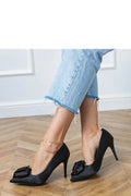 escarpins noirs satinés talons aiguilles 9cm stiletto élancés bout pointu noeud fleur textile slipon silhouette féminine sensuelle confort cuir