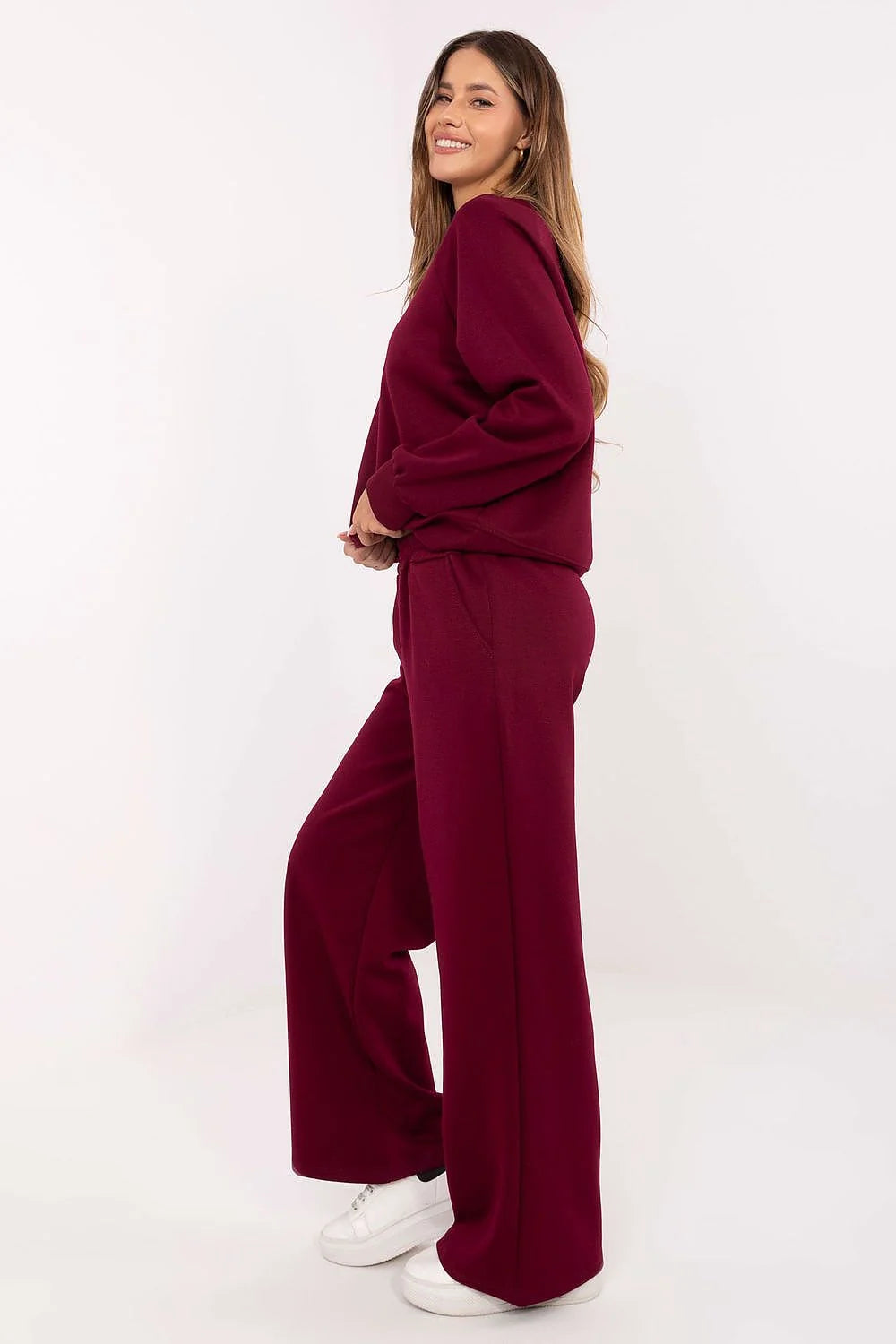 ensemble survêtement femme molleton bordeaux sweat oversize col rond manches bouffantes finitions pantalon large taille haute élastiquée poches latérales confortable