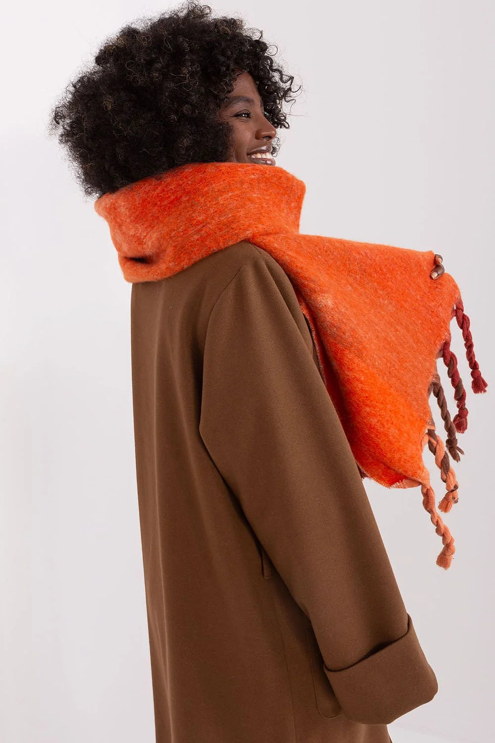 Écharpe pour femme longue à rayures décoratives et motifs intéressants châles automne-hiver polyester résistant pompons légèreté