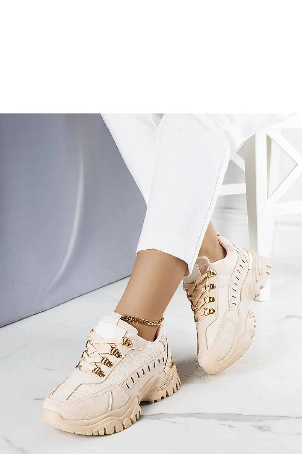Baskets pour femmes design moderne urbain style chunky beige doré semelle épaisse confortable lacets métalliques