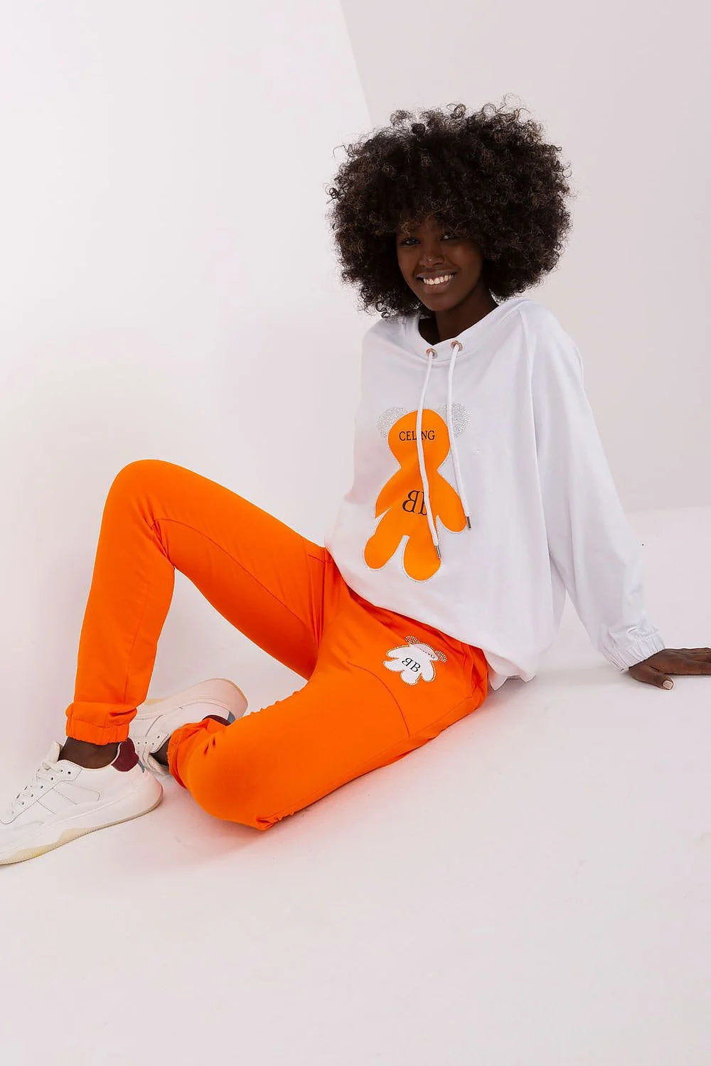 Ensemble sportif pour femme deux pièces sweatshirt hooded joggers motifs ours coton élasthanne confortable style décontracté occasion quotidienne