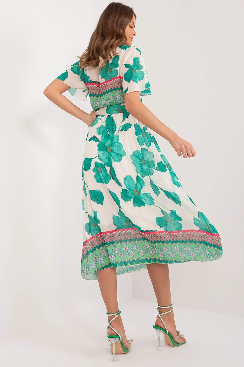 robe midi fleurie cintrée ceinture décolleté V manches courtes volantées voile léger fluide plissé imprimé vert émeraude