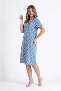 Robe de chambre féminine en coton imprimé feuilles blanches bleu clair encolure en V manches courtes poches latérales