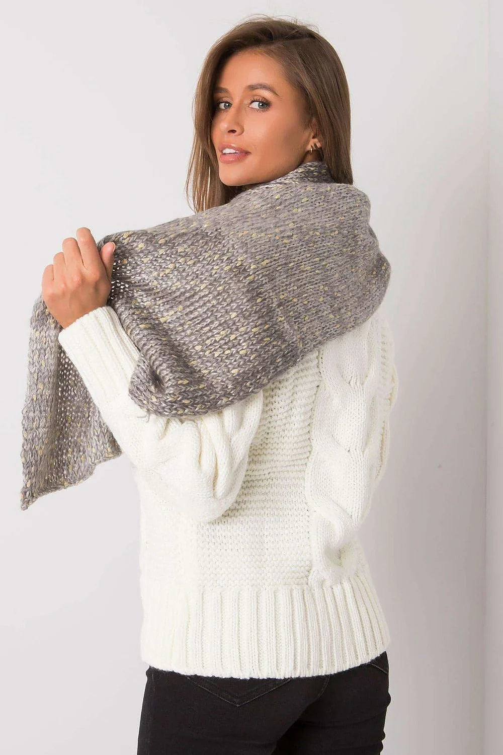 Écharpe châle tubulaire acrylique élégante torsadée chaude douce pour un hiver stylé et confortable