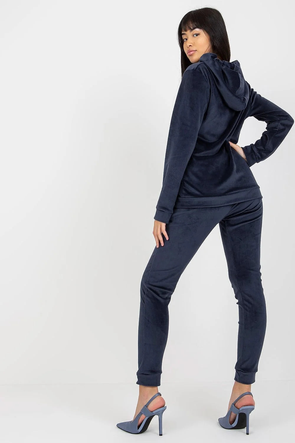 ensemble velours noir hoodie zippé capuche réglable cordon poches zippées pantalon legging slim ajusté cheville élastique